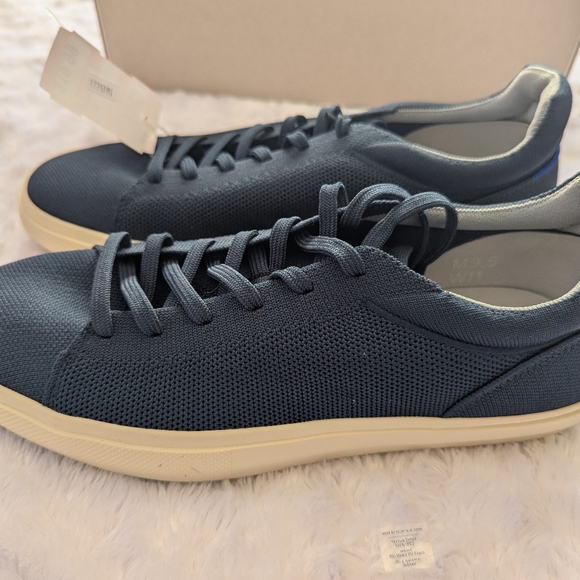NWT/NIB Rothys Men's Navy RS01 Sneakers, Size 10 - Picture 4 of 9